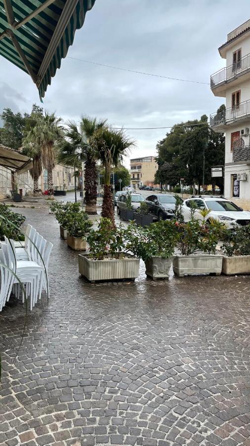Casa Vacanze Antico Cortile Delle Palme Villa Villagrazia Di Carini Esterno foto