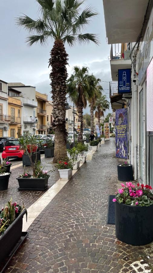 Casa Vacanze Antico Cortile Delle Palme Villa Villagrazia Di Carini Esterno foto