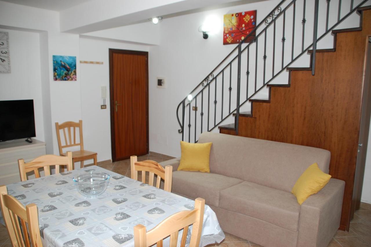 Casa Vacanze Antico Cortile Delle Palme Villa Villagrazia Di Carini Esterno foto