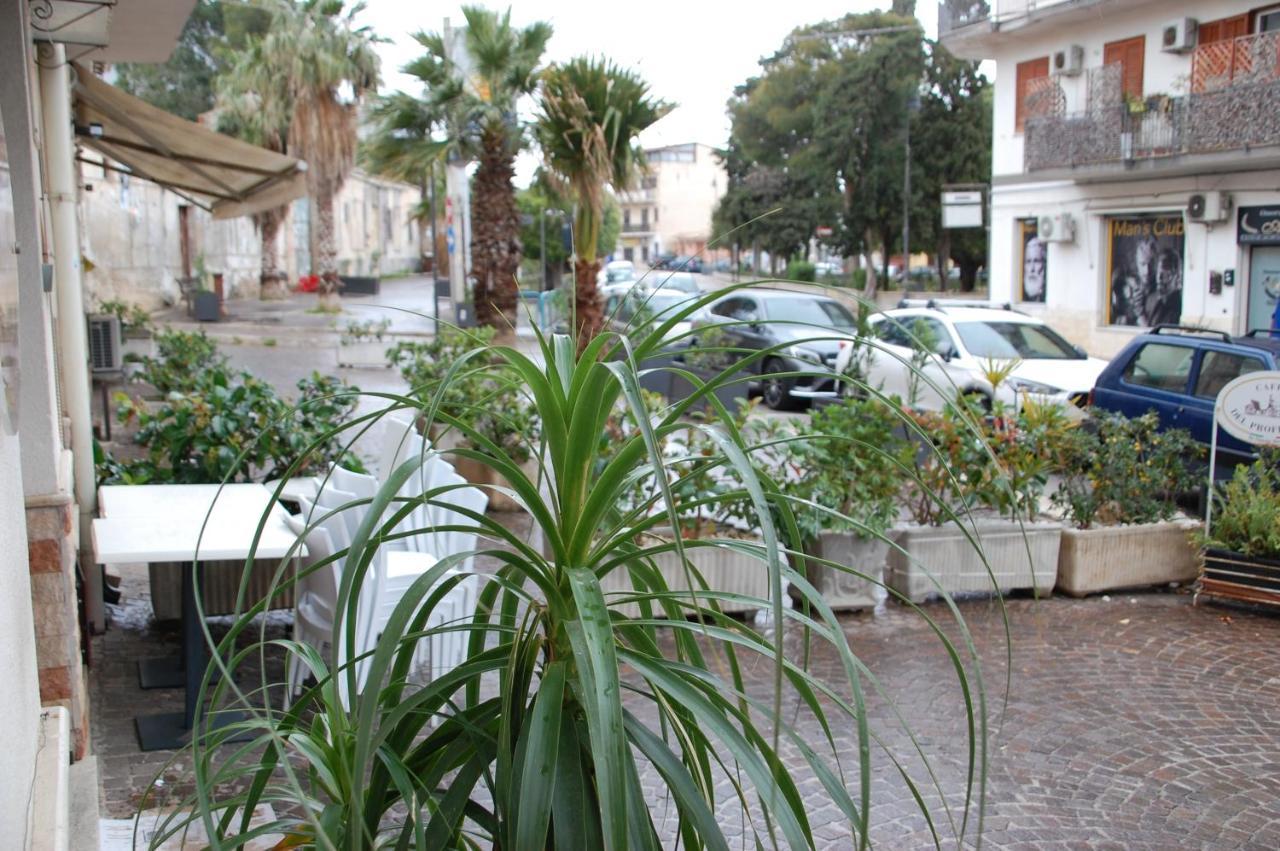 Casa Vacanze Antico Cortile Delle Palme Villa Villagrazia Di Carini Esterno foto