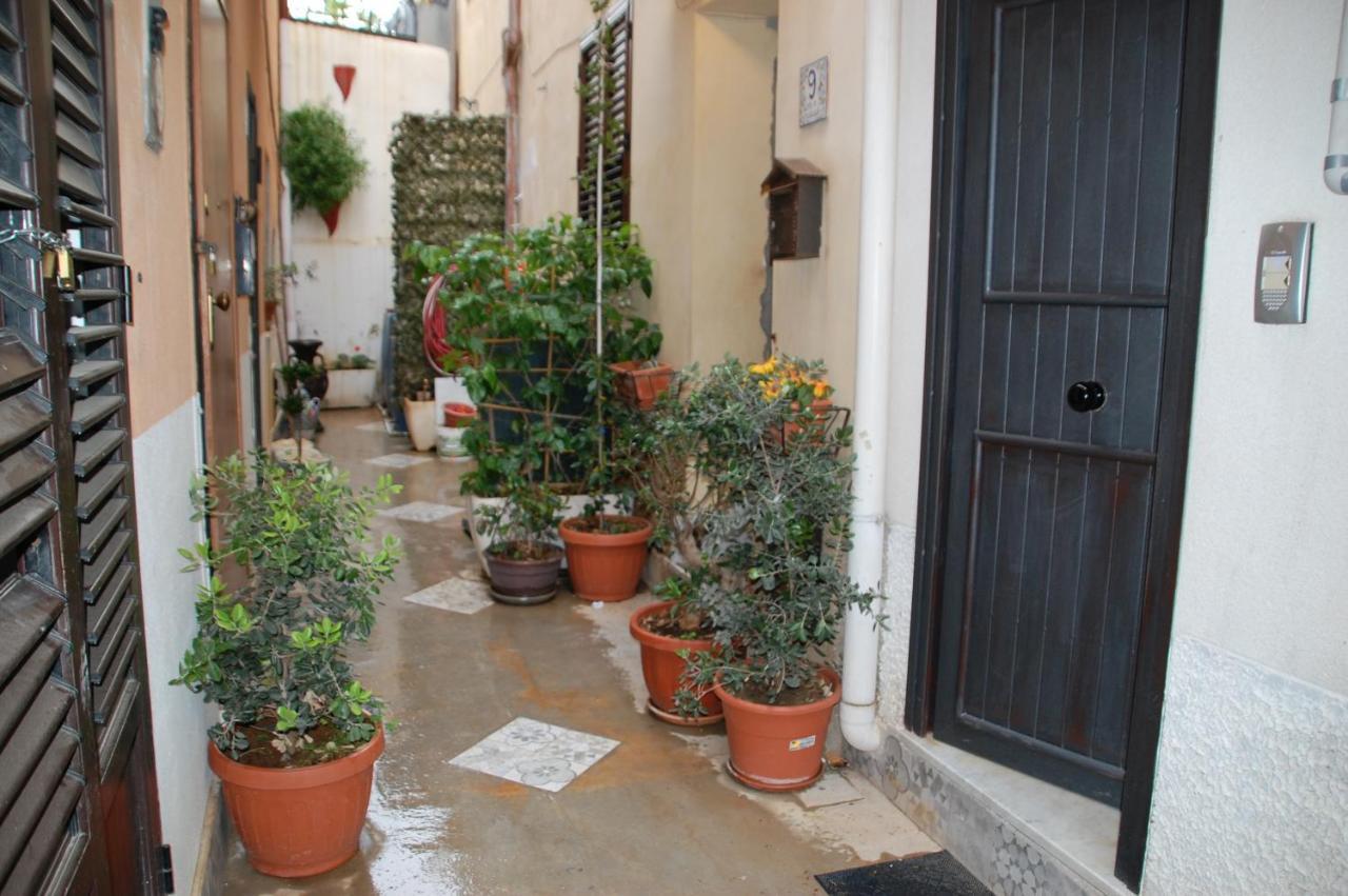 Casa Vacanze Antico Cortile Delle Palme Villa Villagrazia Di Carini Esterno foto